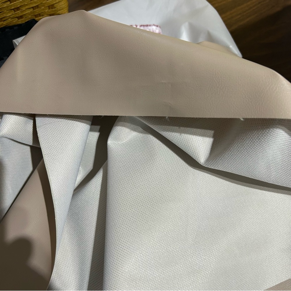 Beige faux leather Waverly pleather - Picture 2 of 3